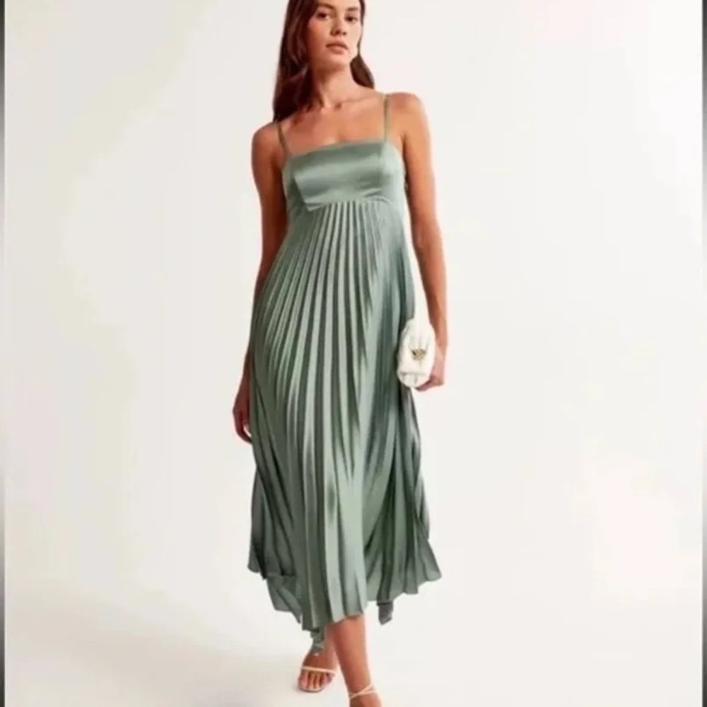 a&g Giselle back clasp Green Pleated Dress